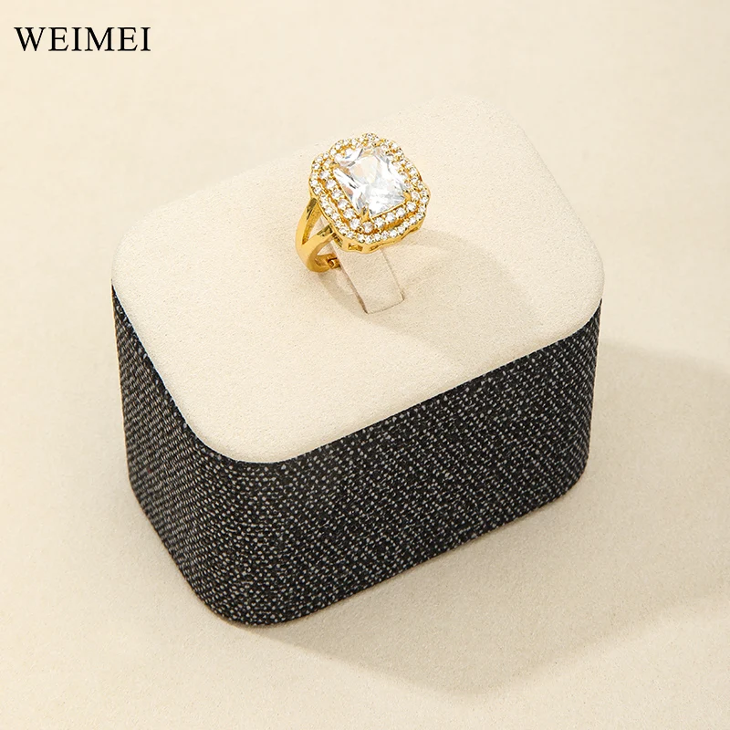 WEIMEI golden microfiber Beige jewelry display props jewelry stand set necklace ring display display stand