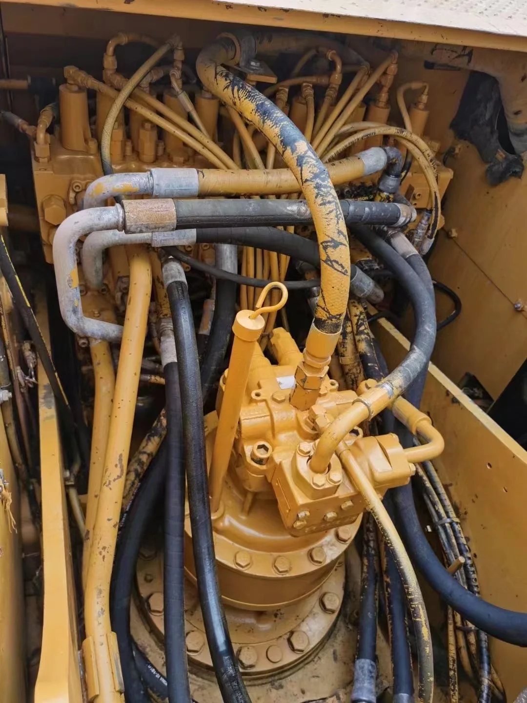 Original Caterpillar CAT320D used excavator in uae backhoe crawler excavator cat320dl cat320d2