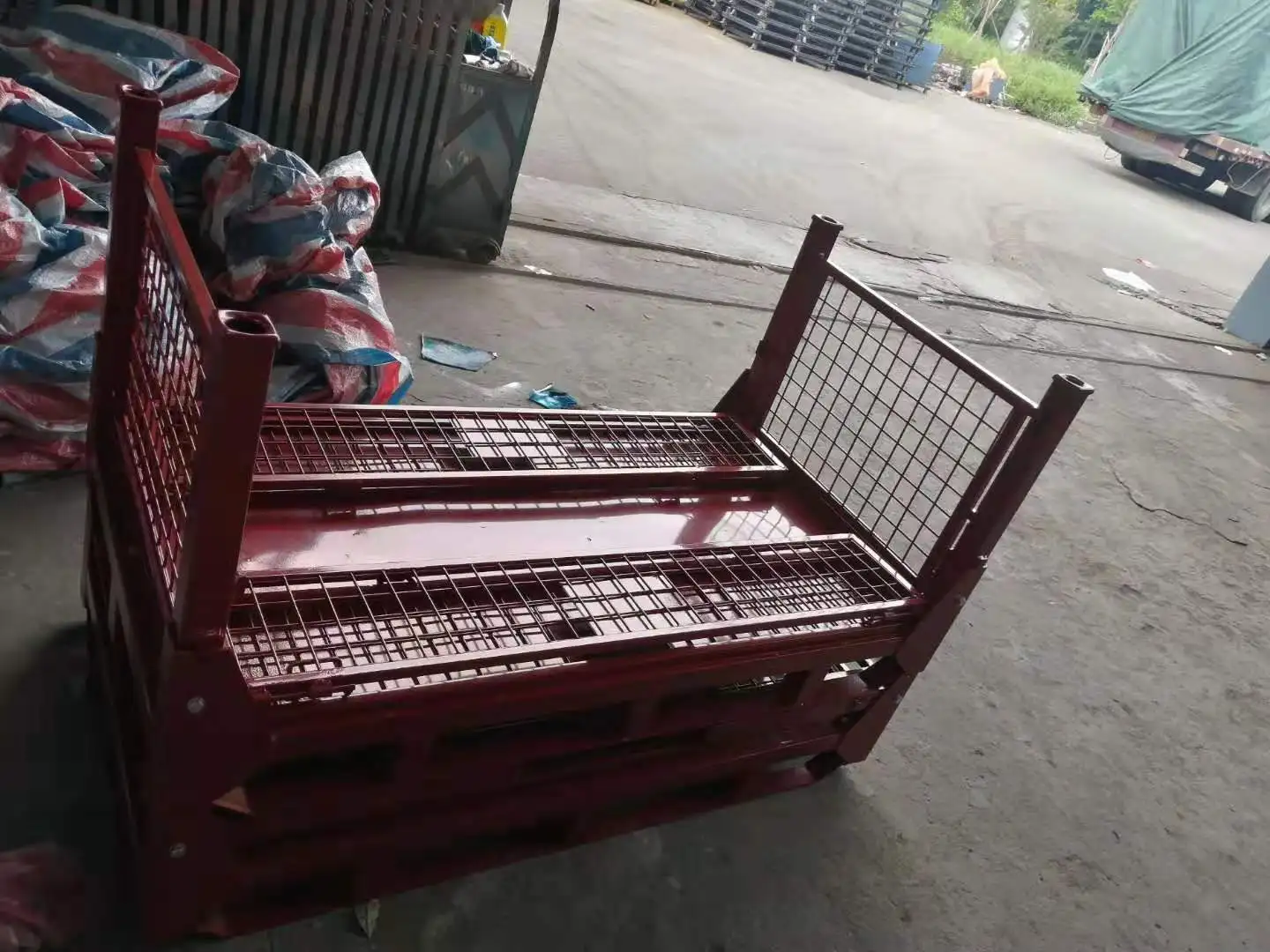 Custom powder plated wire foldable rigid metal storage box cage pallet metal container