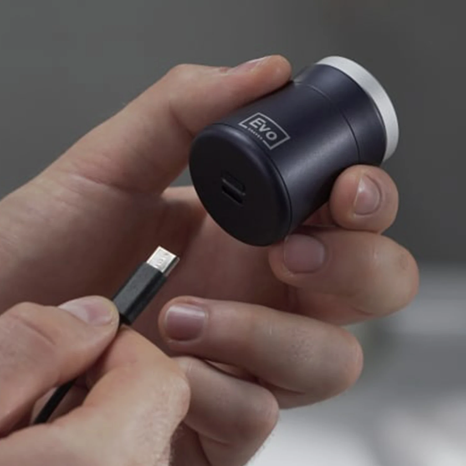 
Маленькая перезаряжаемая USB электрическая бритва Micronovelty для путешествий для мужчин безопасная переносная мини-бритва для ухода за бородой триммер 