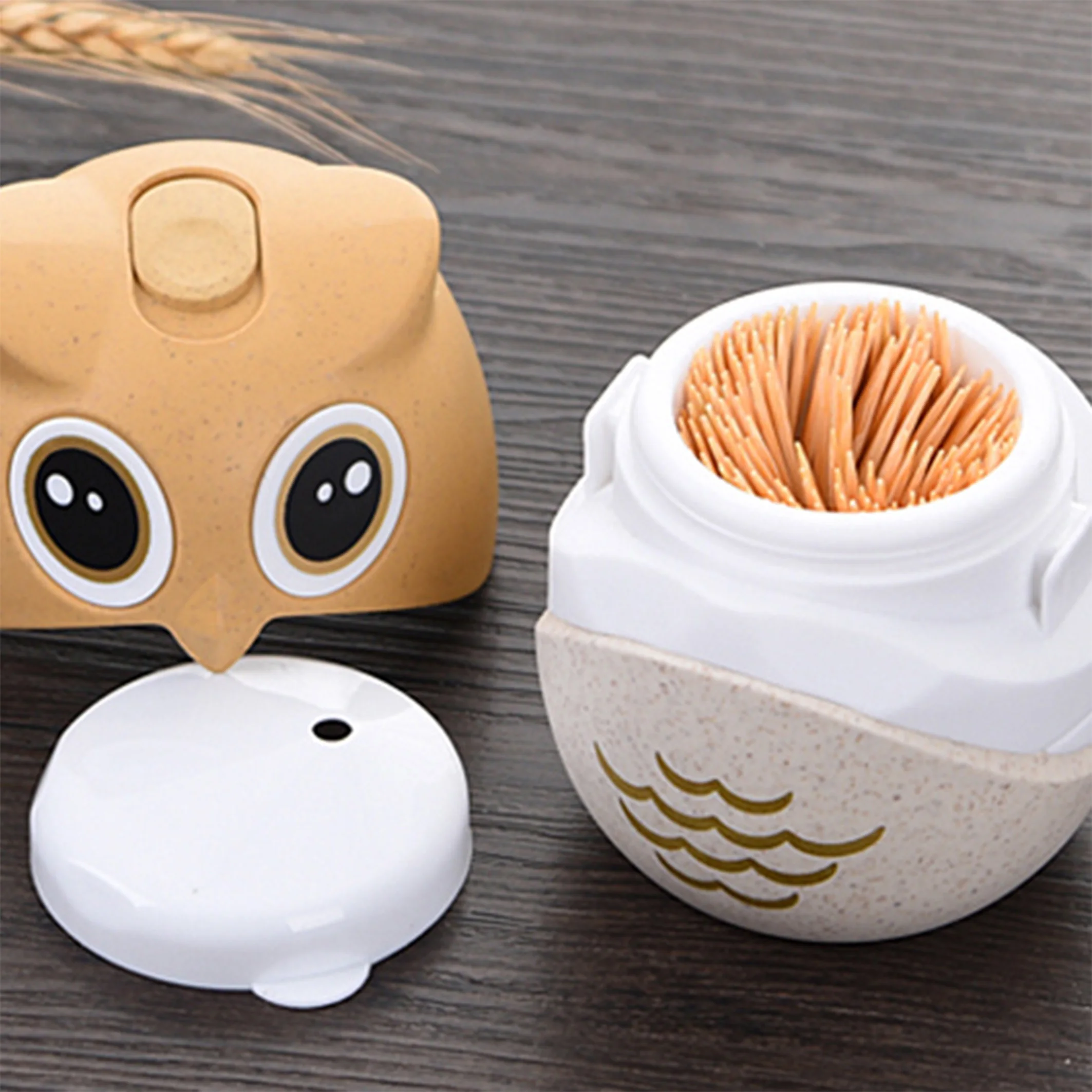 
Best selling new creative owl-shaped push-type toothpick holder Restaurant living room home toothpick box 