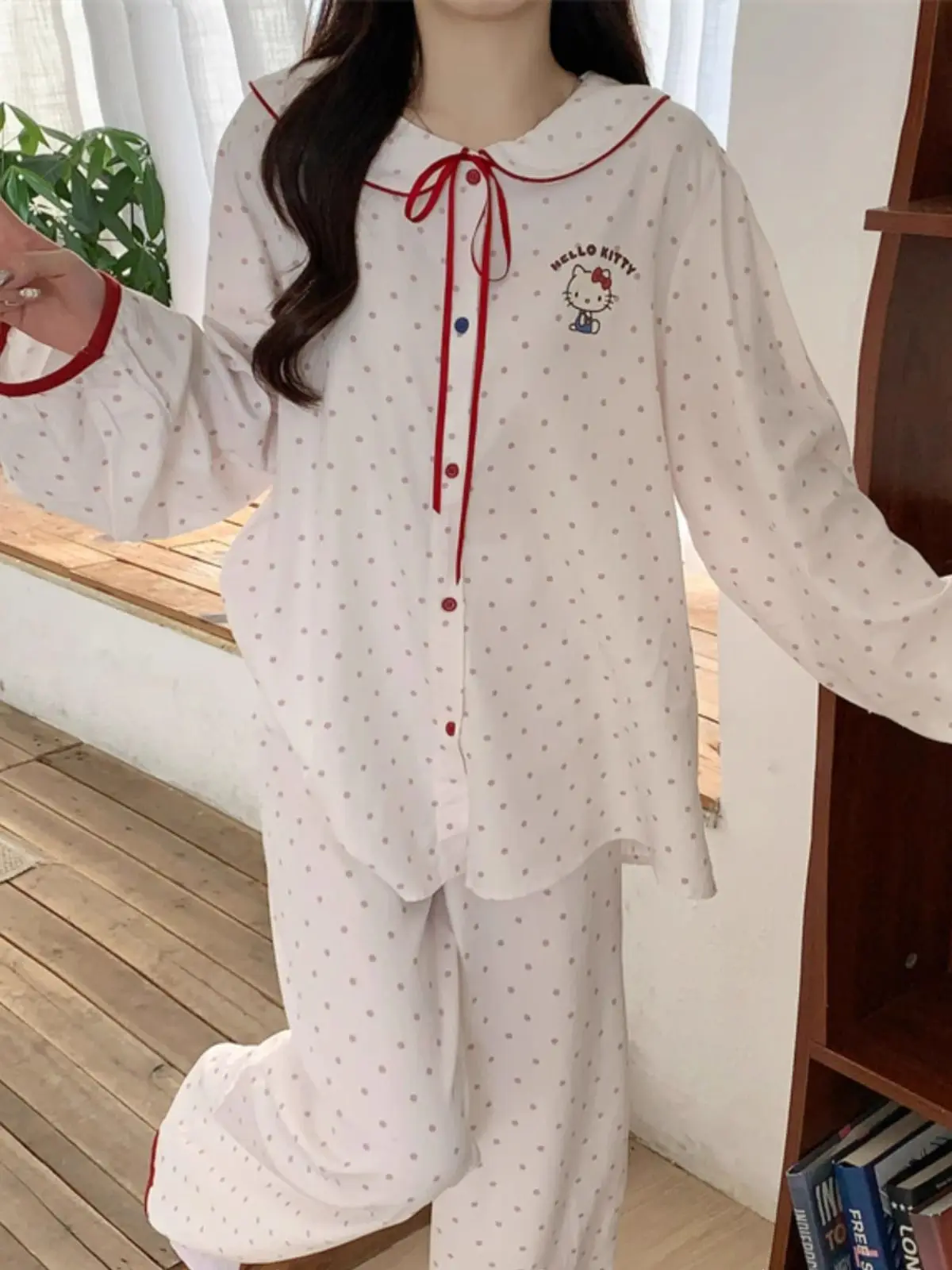 Sweet polka dot pajamas cartoon printing long-sleeved hello kitty new nightshirts plain cotton doll collar cardigan sleepwear