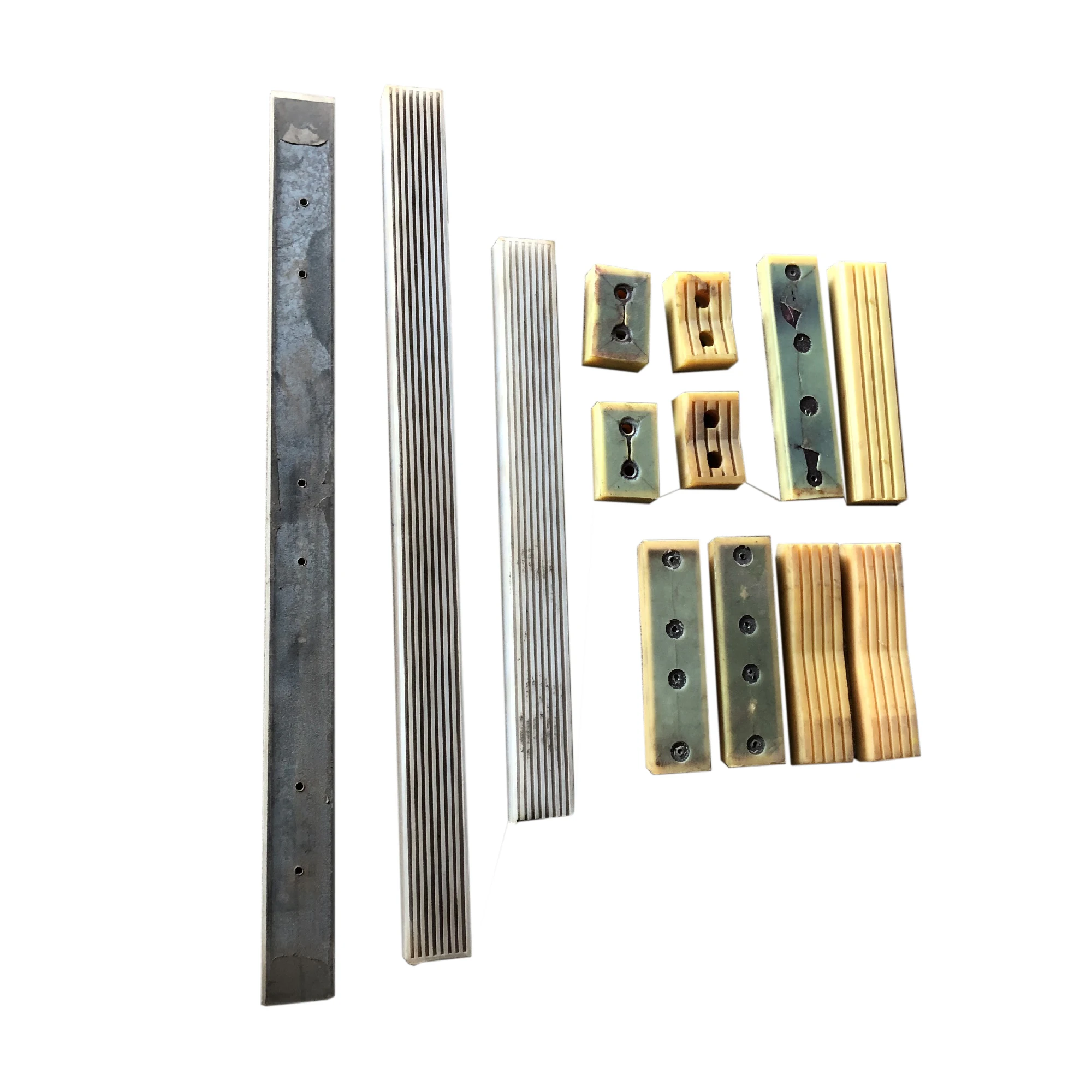 
The manufacturer directly supplies the rubber block tractor with rubber bar, wear-resistant rubber block, pipe, plate, traction 