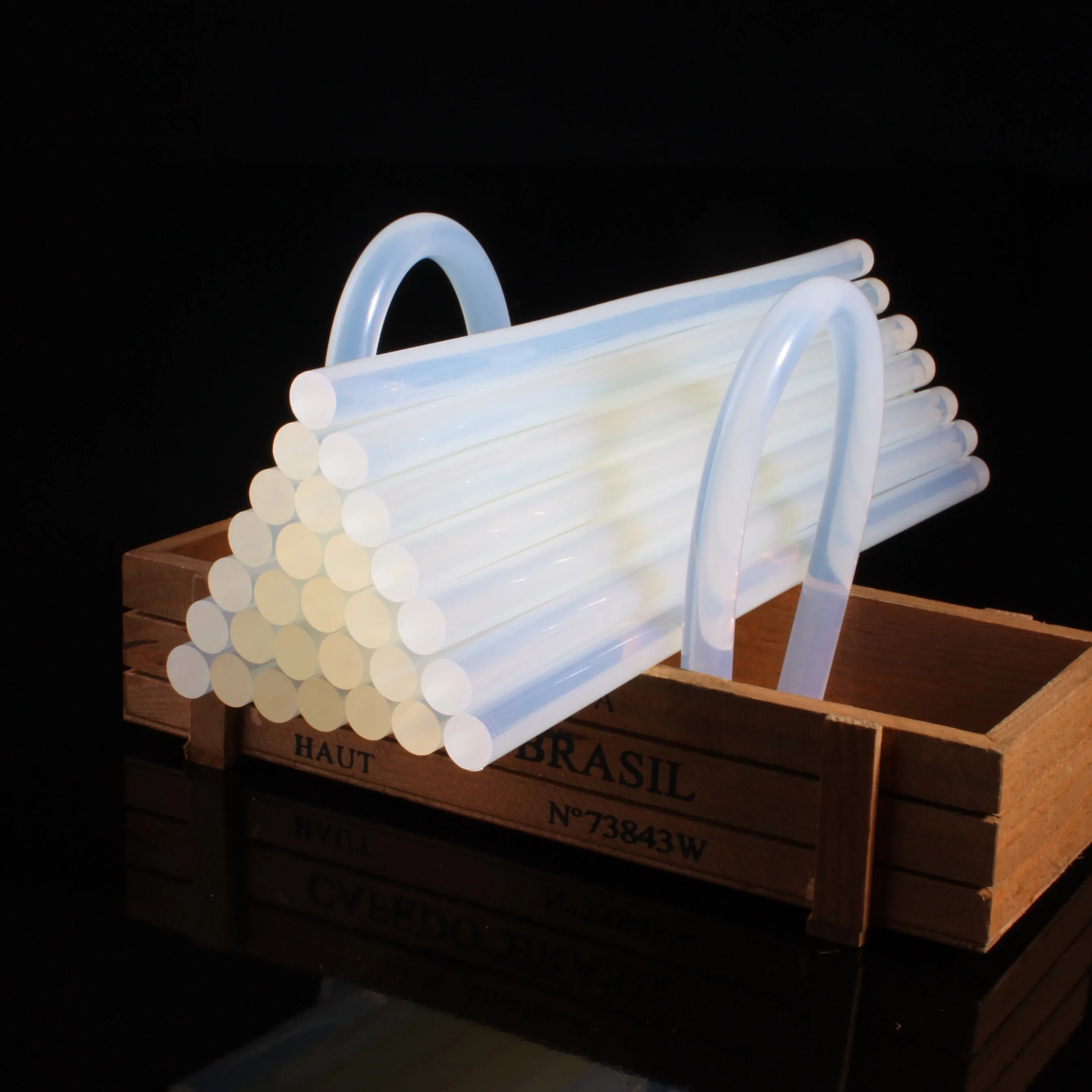 Factory good viscosity translucent EVA hot melt glue stick