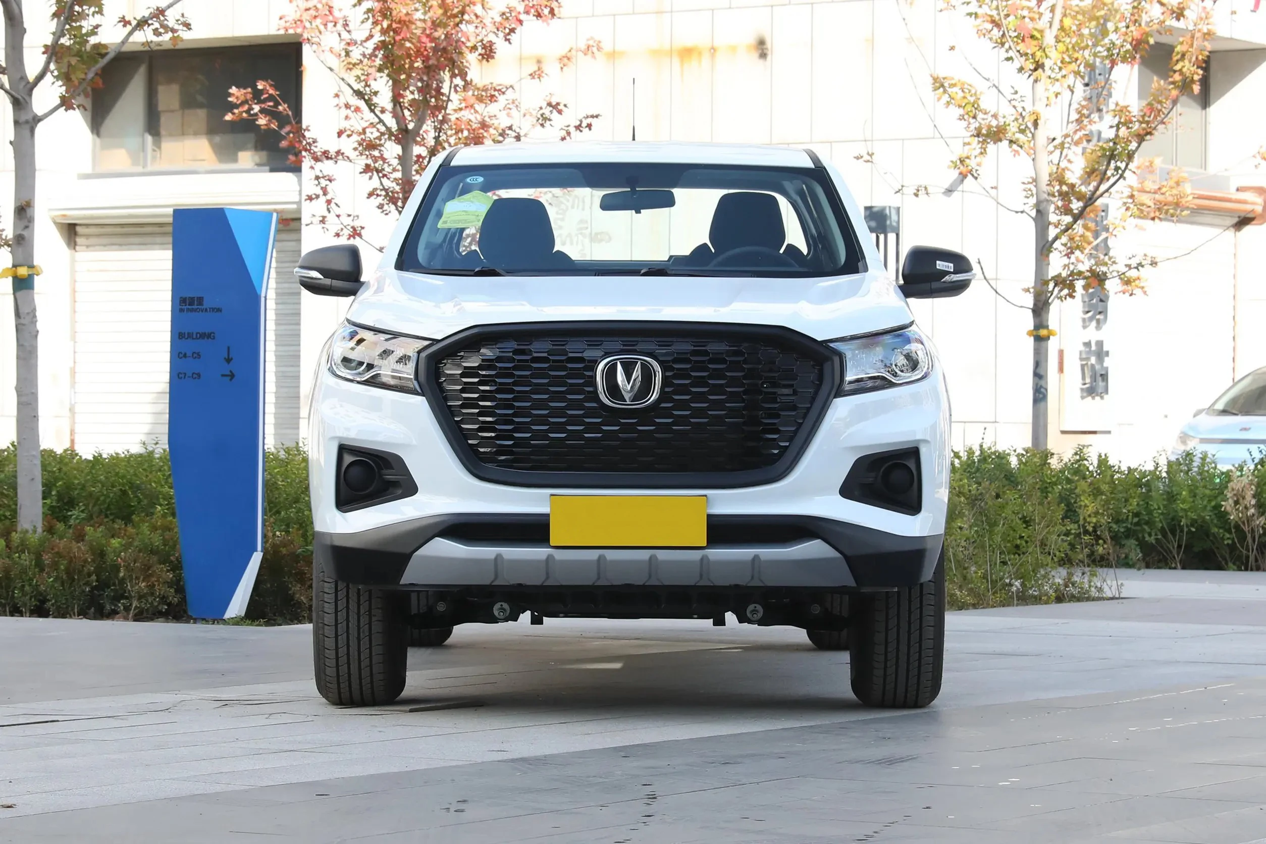 Good Performance 4 Door 5 Seat 2 Row 2.0T 390Nm Middle-size Changan Pickup High Speed 180kmh Changan F70 Gasoline Petrol Pickup