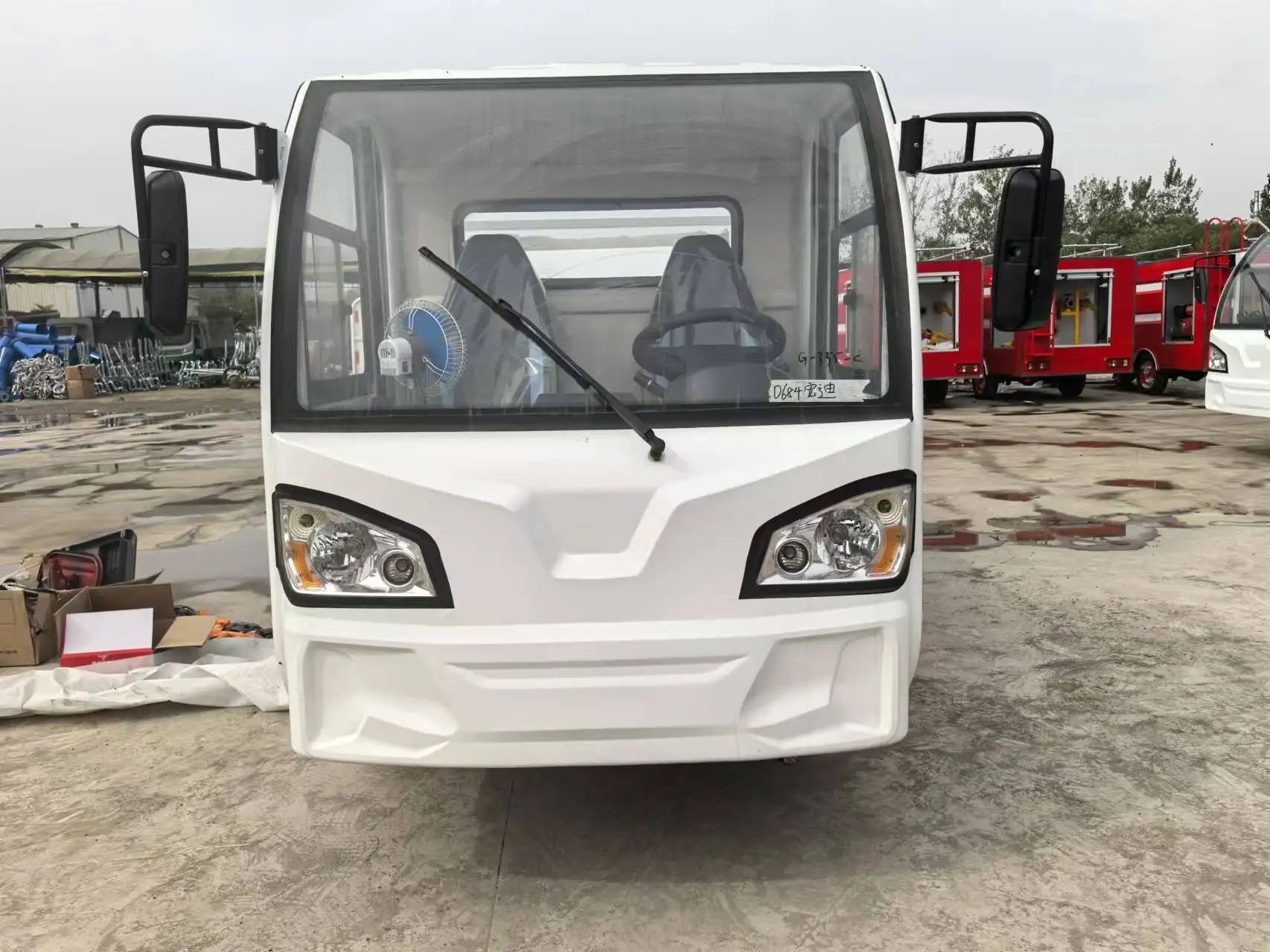 Современный новейший Электрический грузовой фургон с просторной зоной для городских грузовых перевозок и логистических решений