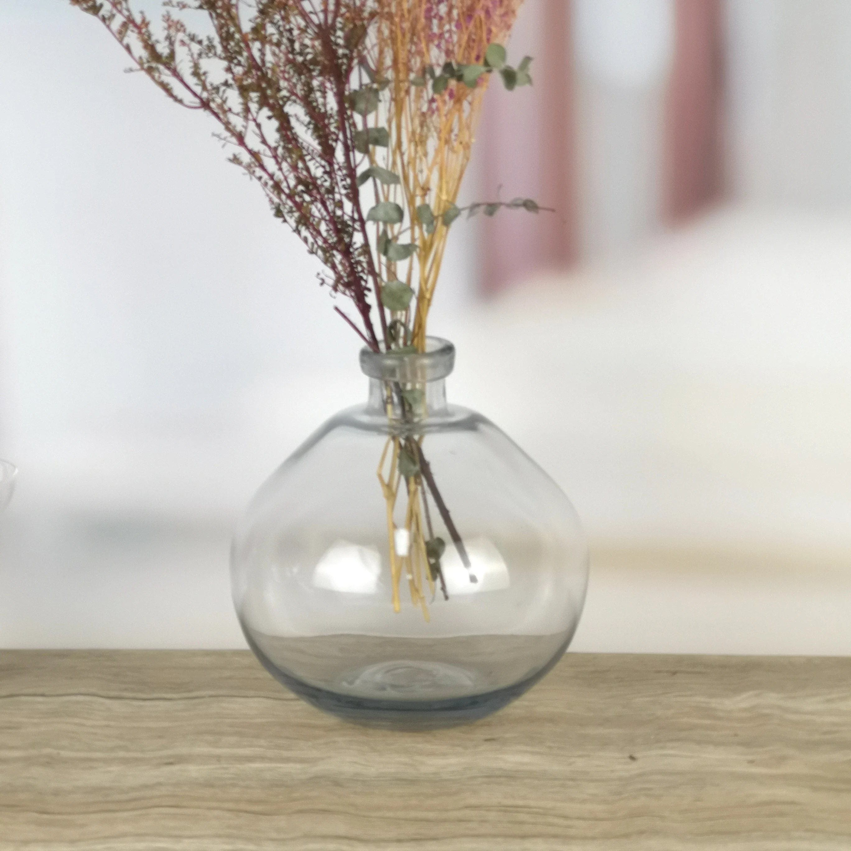 Wholesale transparent round bottles glass vases for home decoration