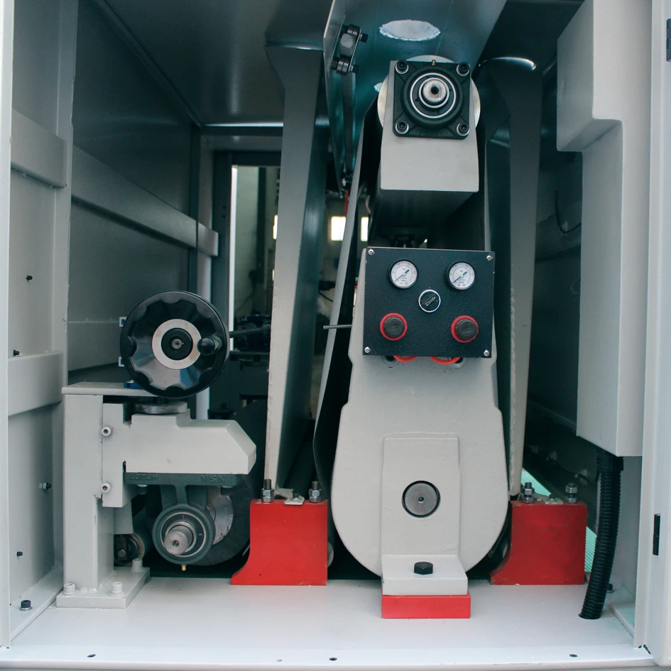 Деревообрабатывающая производственная линия, для изготовления дверей шкафов, полировальный аппарат, шлифовальный станок для лака с высокой скоростью