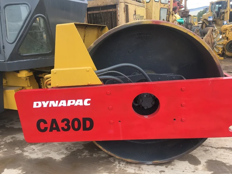  Б/у дорожный каток DYNA PAC CA30D недорогой хорошее