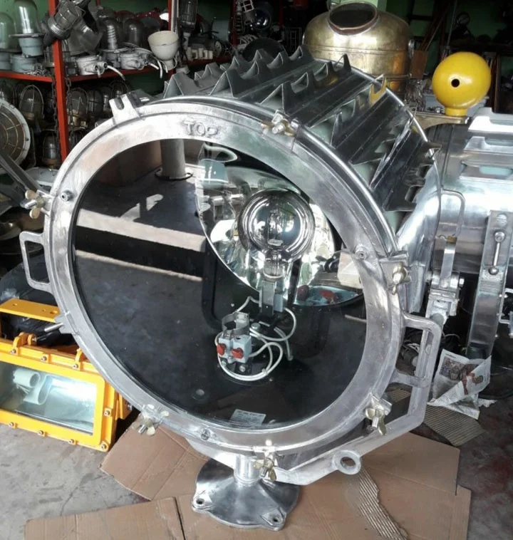 Antique Brass Items Marine Nautical ceiling decoration compass Light Bell Sextant From Ship