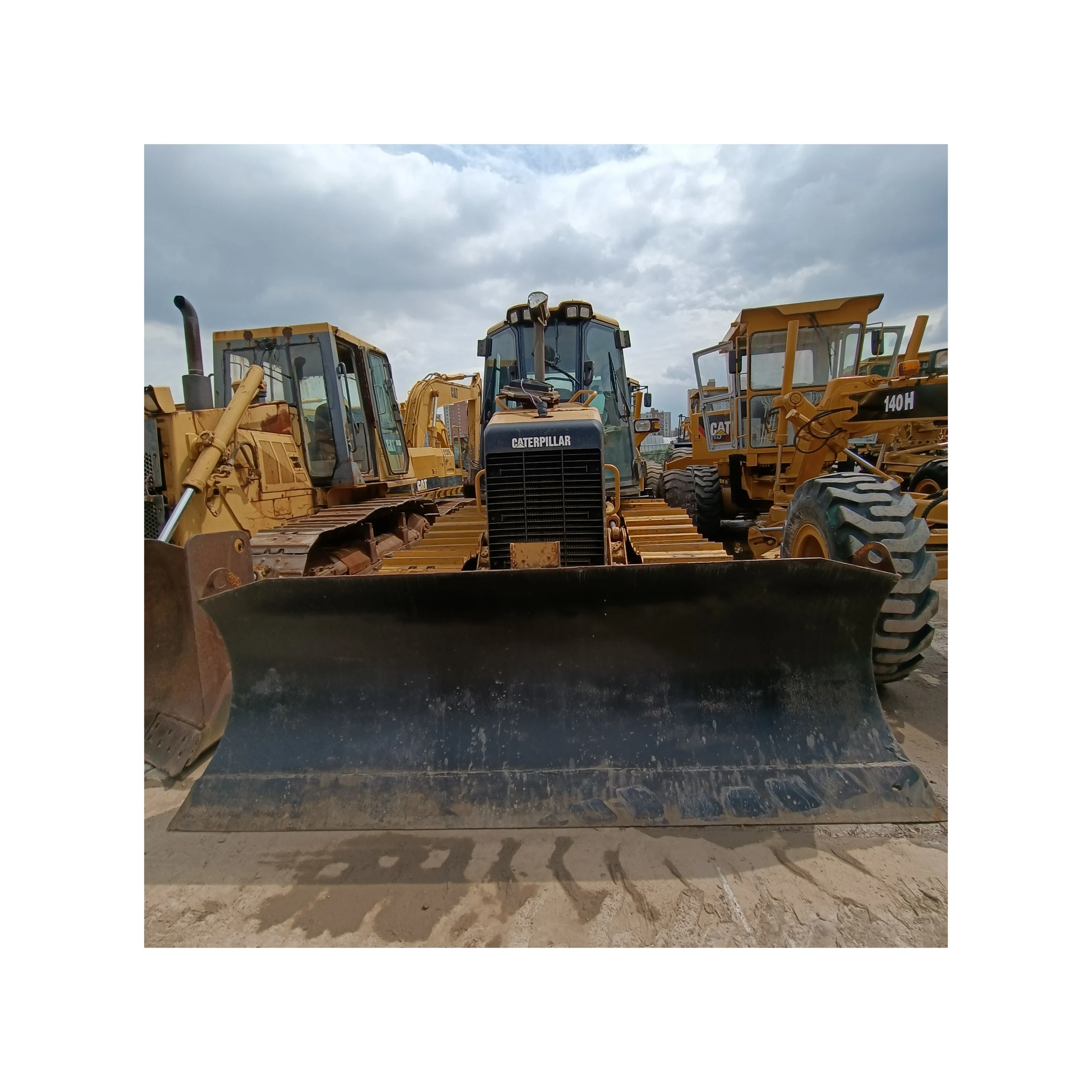caterpillar  used bulldozer  catd5k   Crawler Bulldozer for  Hot sales  Product 2021
