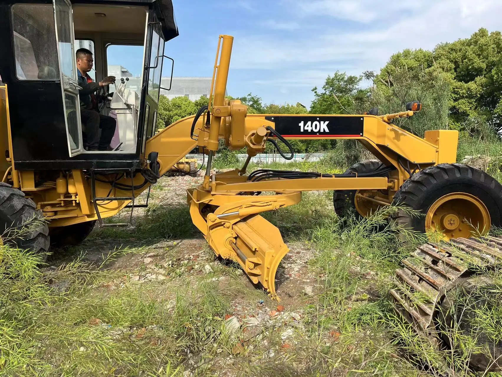Низкая цена Подержанный грейдер Caterpillar CAT 140K продажа подержанных грейдеров caterpillar в Шанхае