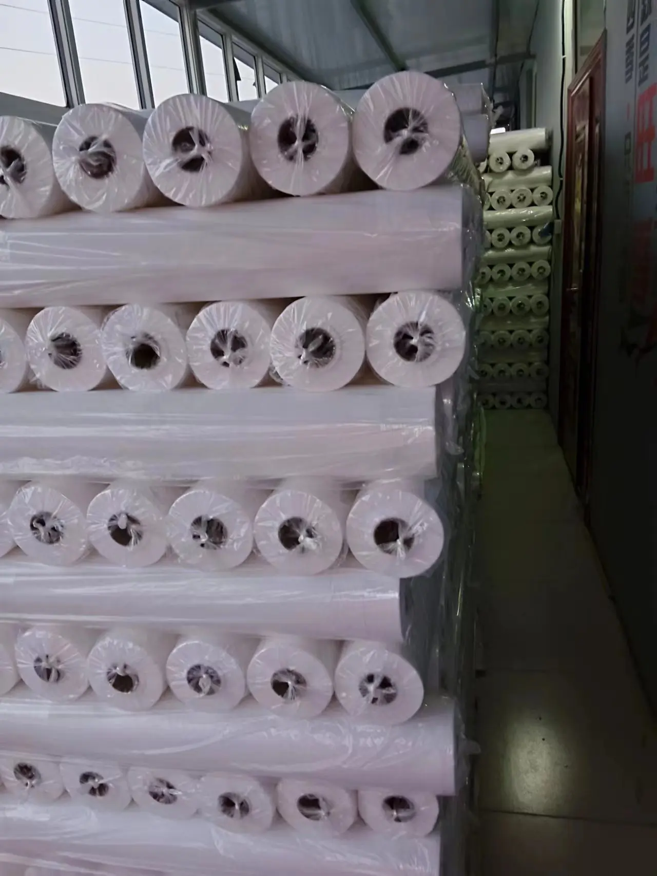 Double Tape Nonwoven Fusible Web Fabric Fusing Tape Tailoring Material PES Material Weight From 10 to 100gsm