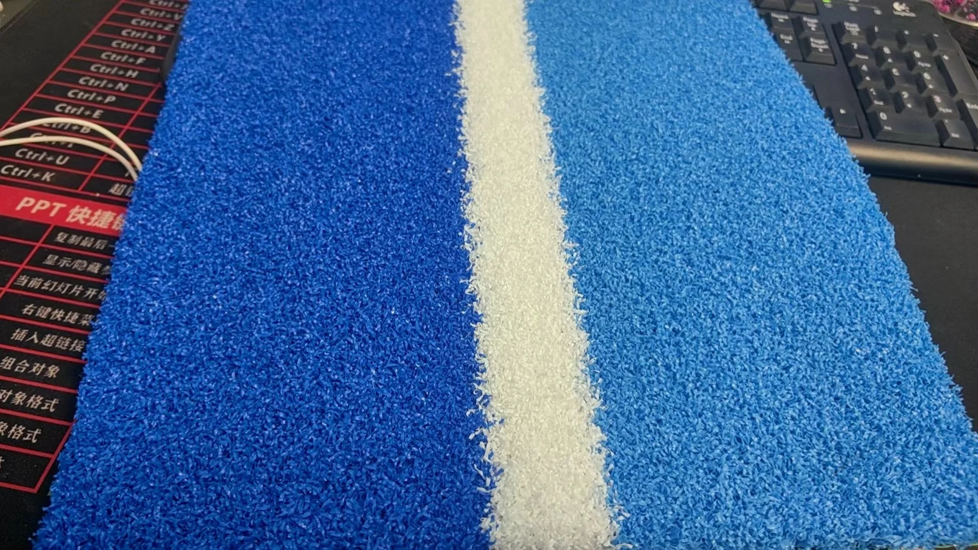 NWT DIY Logo Wholesale Blue and White Sports Turf Gym Turf Sprint Track Turf Rolls Grass Mat