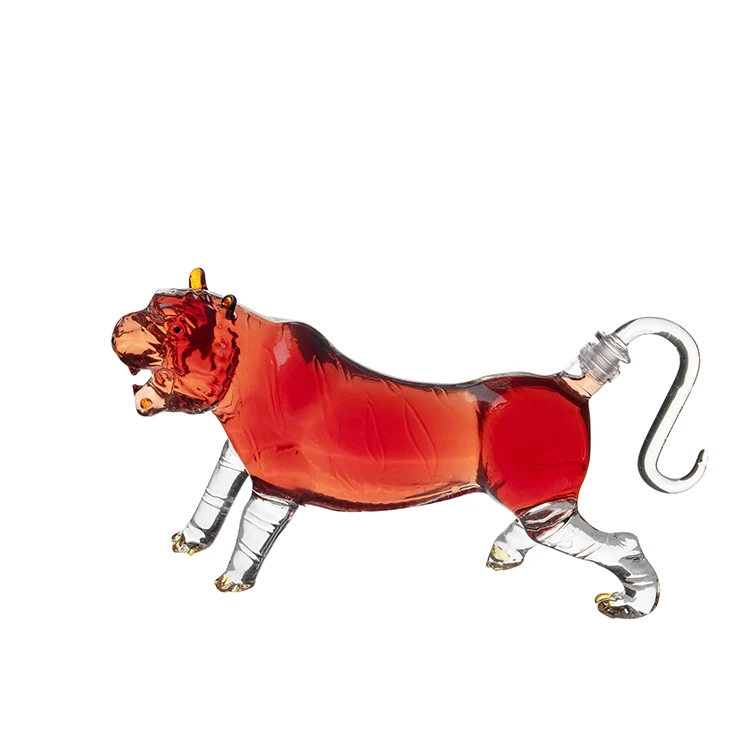 Хит продаж, стеклянная бутылка для виски ручной работы, тигра, быка, животного, в форме коровы, 17 унций красного вина