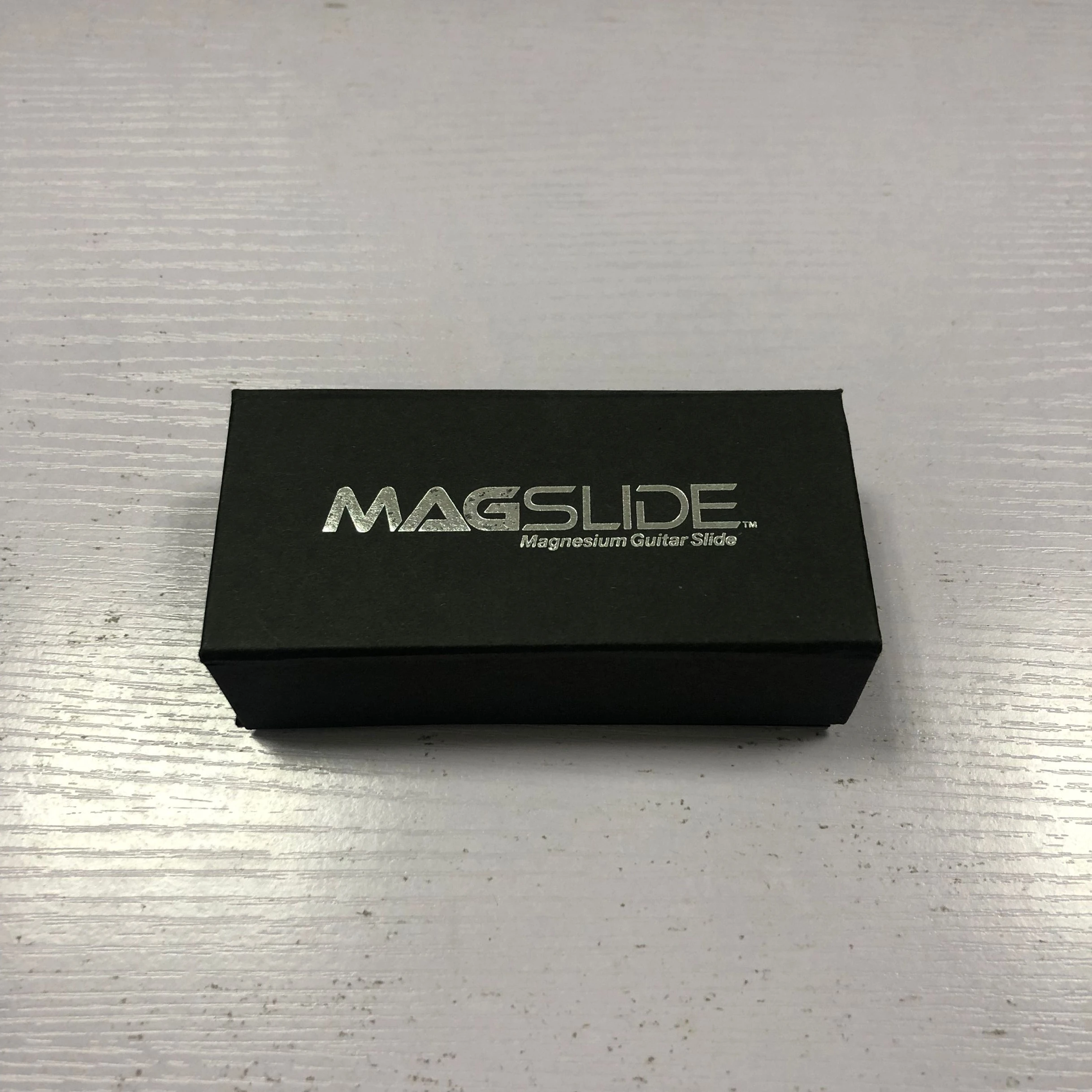 Custom Black Paper Cosmetic Gift Box Luxury Packaging Magnetic Closure Book Style Cardboard Packing Boxes Supplier