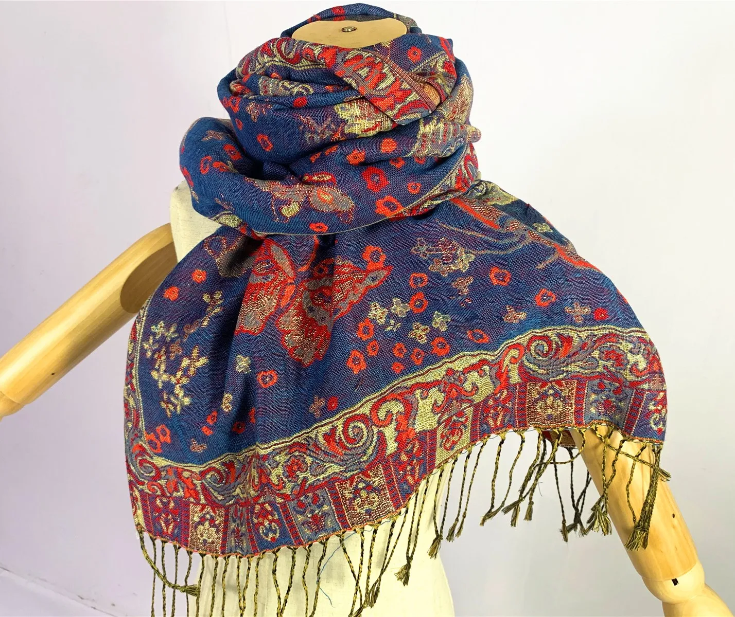 2020 new winter women cheap promotional soft woven Butterfly print pashmina scarf