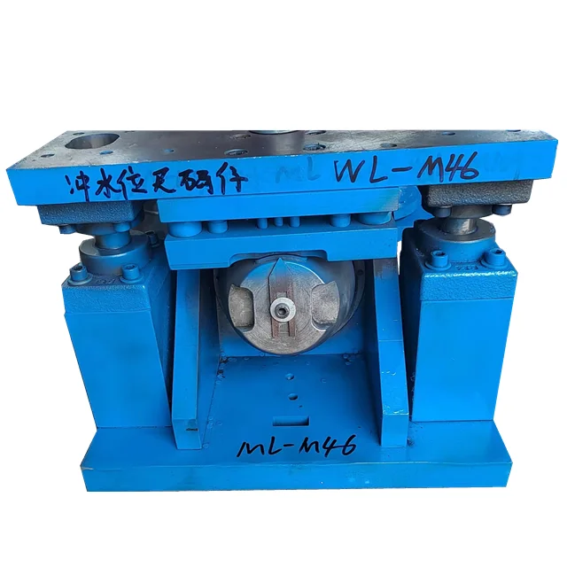 PLASTIC INJECTION AND IRON MOLD