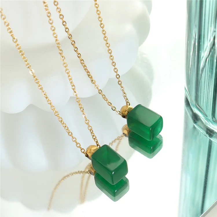 New Trending Fancy Personalized Fashion Fadeless 18K Gold Plated Emerald Glass Pendant Necklace For Women Lady