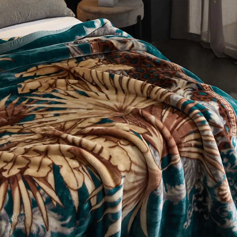 79*91 inch Angola Thickened Warm European Blanket Moisture Absorbing Breathable Suitable for King Blanket Wedding Luxury Blanket
