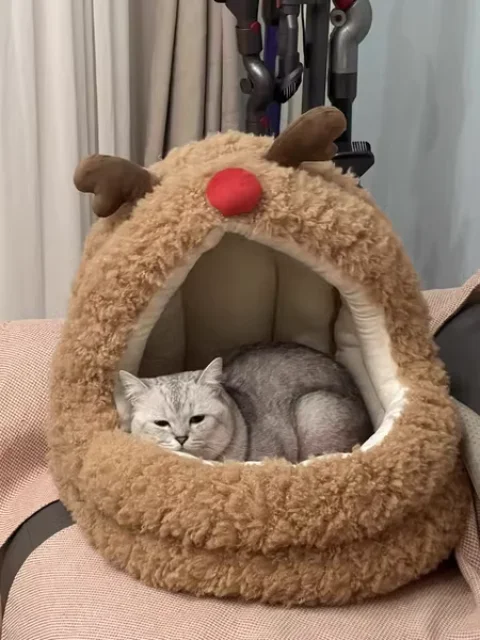 Elk Christmas Dog Bed Suitable For Dogs And Cats  Keep Warm In Winter Cat Mat Universal for all seasons Dog Bed for Medium