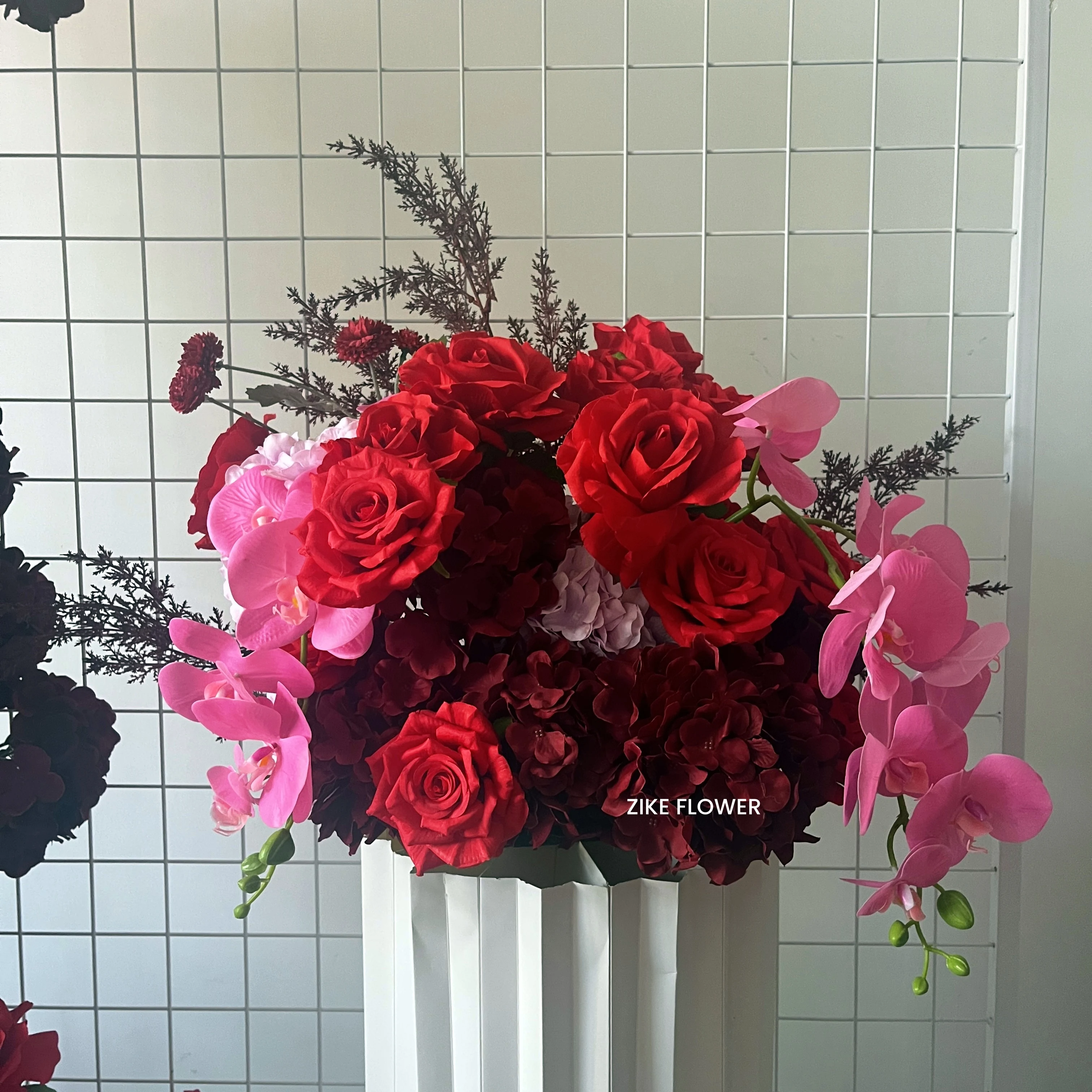 Wholesale Red Wedding Centerpieces & Table Decorations Artificial Silk Roses Floral Arrangements Red Rose Wedding Centerpieces