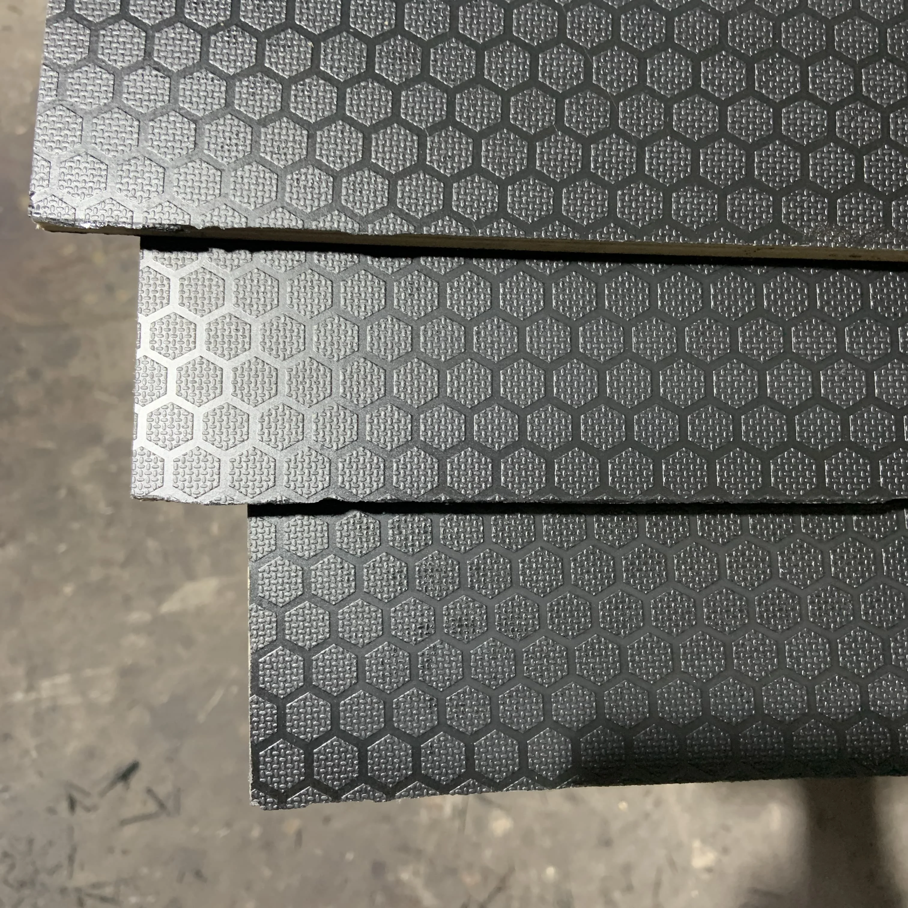 1220*2440*18mm poplar core shuttering wbp glue anti slip phenolic film faced plywood