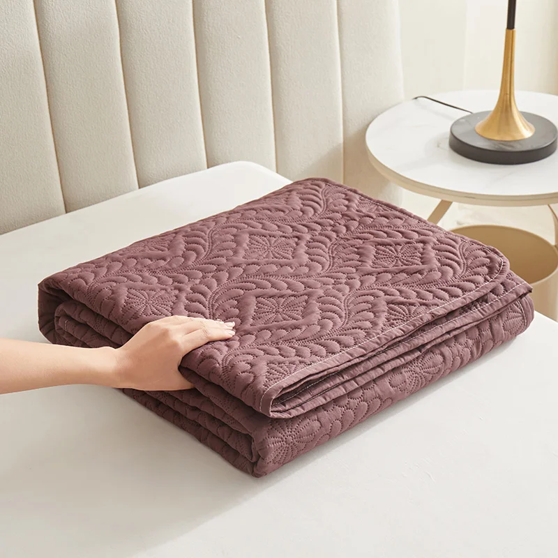 Wholesale Thickened Waterproof Bed Cover Quilted Anti-Slip Sheet Pet/Dog-Proof Bed Protector Flat Sheet Type for Hospital Use