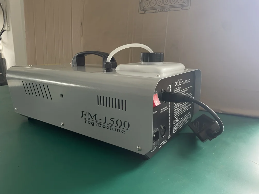 Hot sales 1500W Smoke Machine With Remote Fog Machine For Night Party Stage Fog Machine For Disco Club