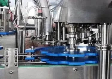 Машина для розлива газированных напитков производственная линия