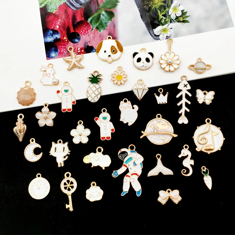 Wholesale DIY Alloy Crystal Keychain with Bear Moon Oil Drop Pendant Crystal Clear Princess Cut Diamond for Jewelry Accessories