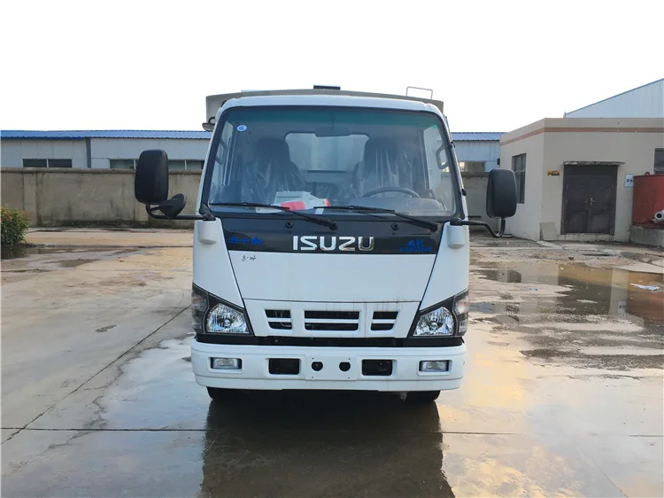 3000L 5000L water tank and used water tank Japan brand 1SUZU dust sweeper car vacuum cleaner truck cost