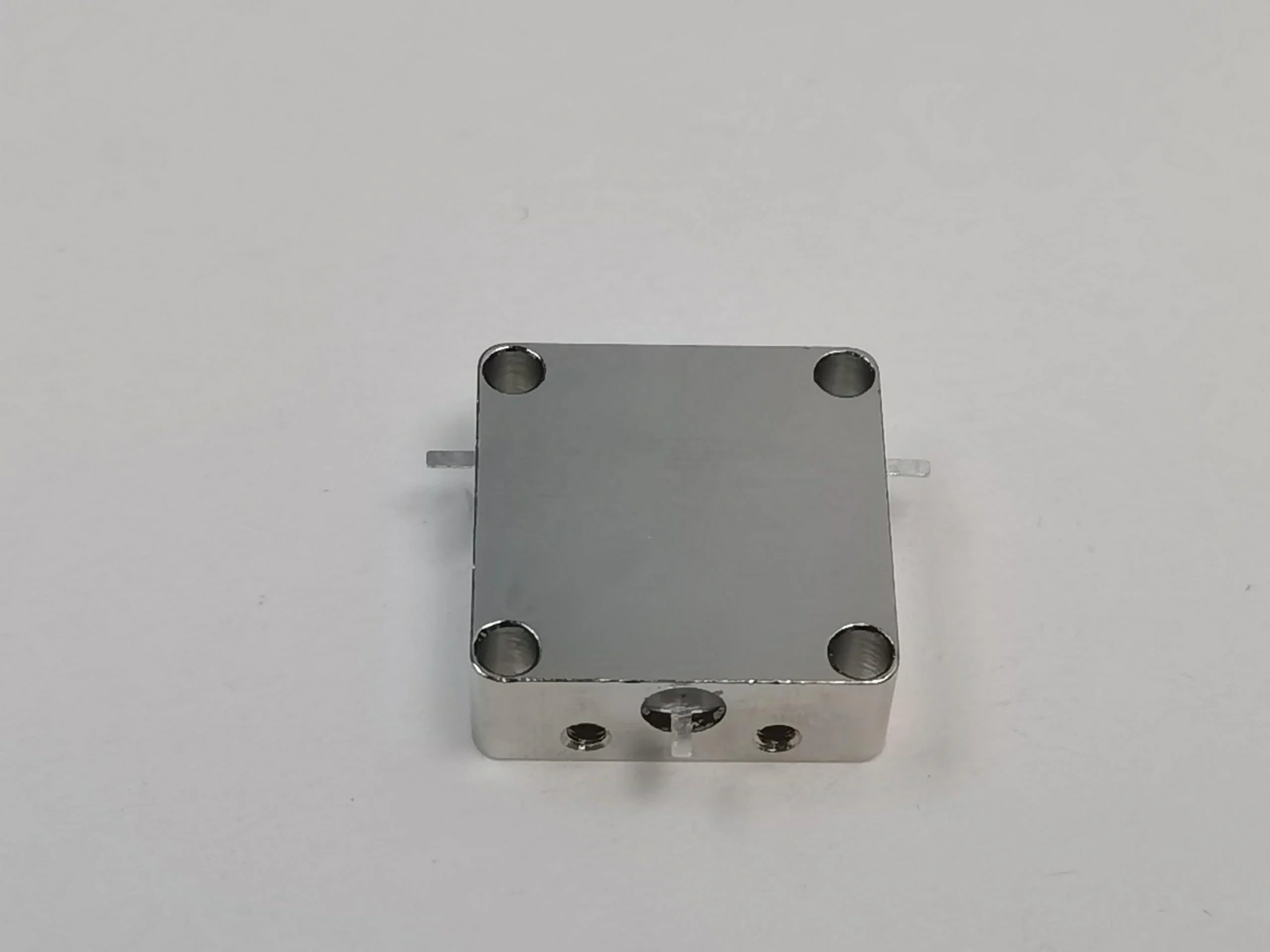 ISO9001 Standard High Power 600-3800MHz 100w RF Circulator 1200 ~ 1300MHz VHF UHF RF Drop in Circulator