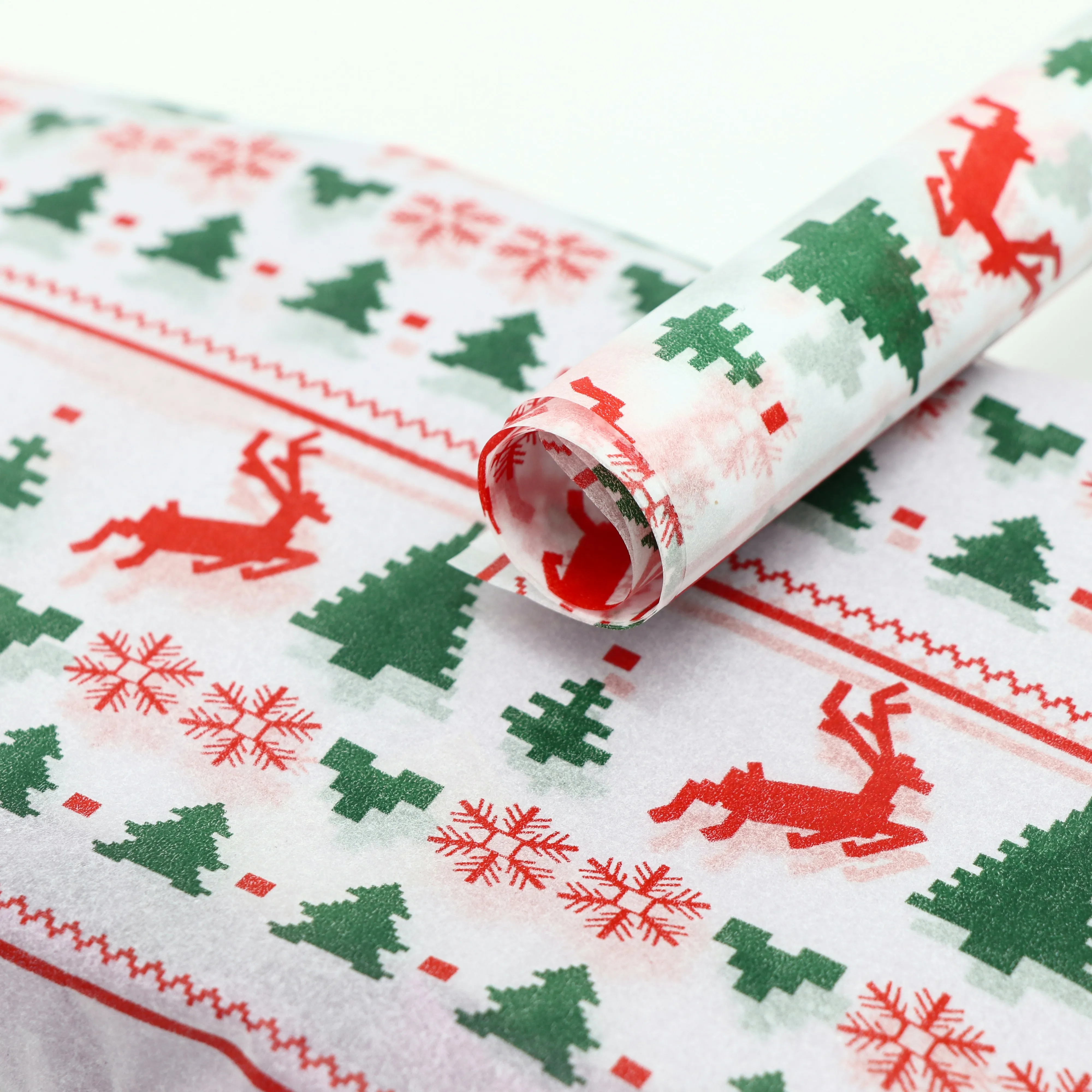 Wholesale Custom Tissue Paper for Snowflakes Christmas Tree Stripes Christmas Gift Clothes Packing Wrapping Tissue Paper