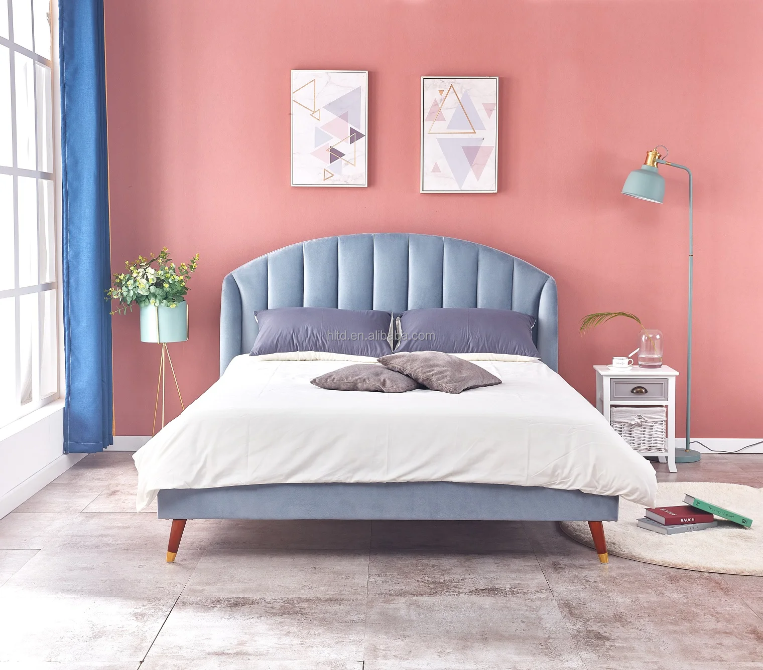 Factory Direct Sales Comfortable Warm Luxury Queen Bed Cheap Upholstered Soft Beds