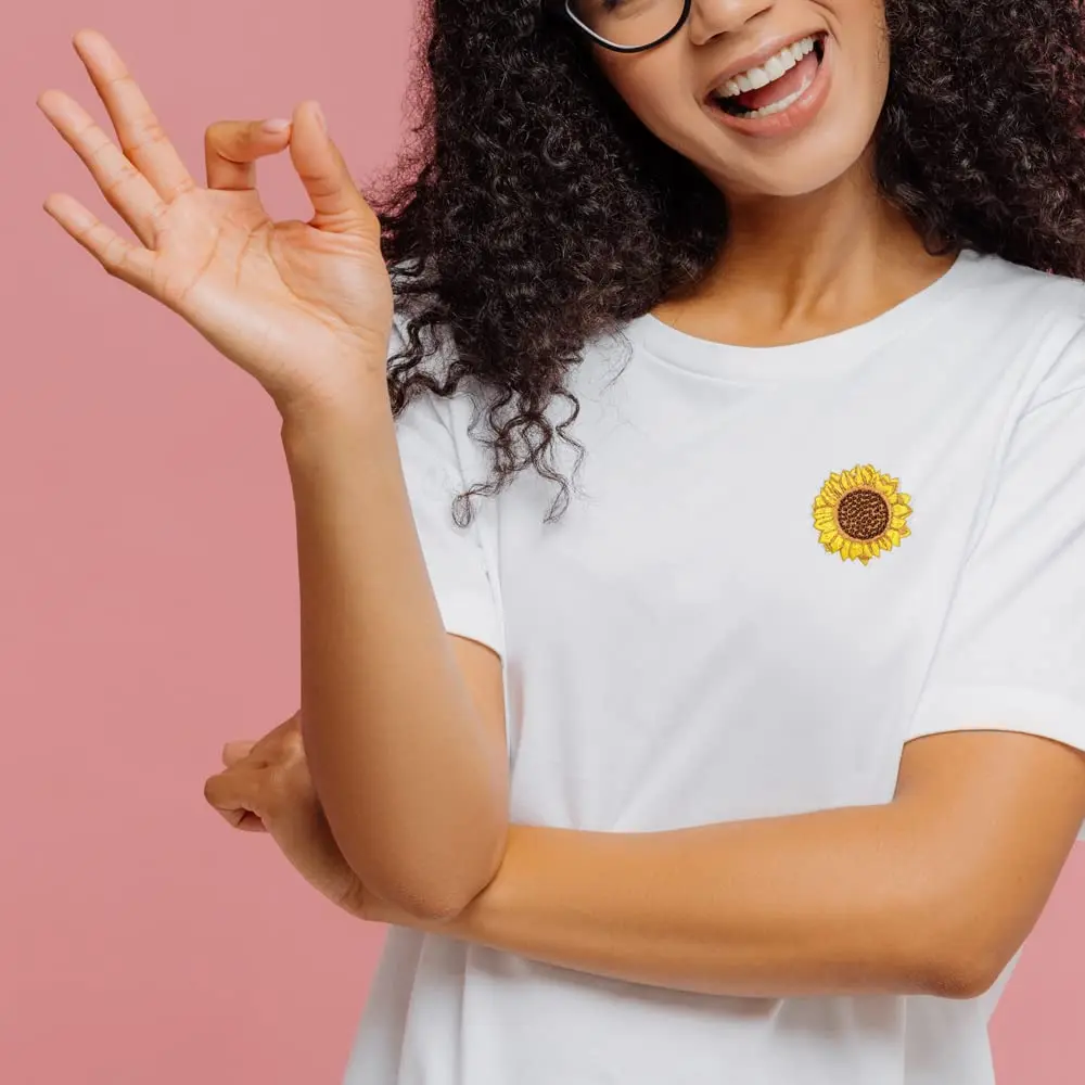 Factory Iron on Patches Ready to ship embroidery Sunflower Bee badge patches wholesale custom logo patches for clothes