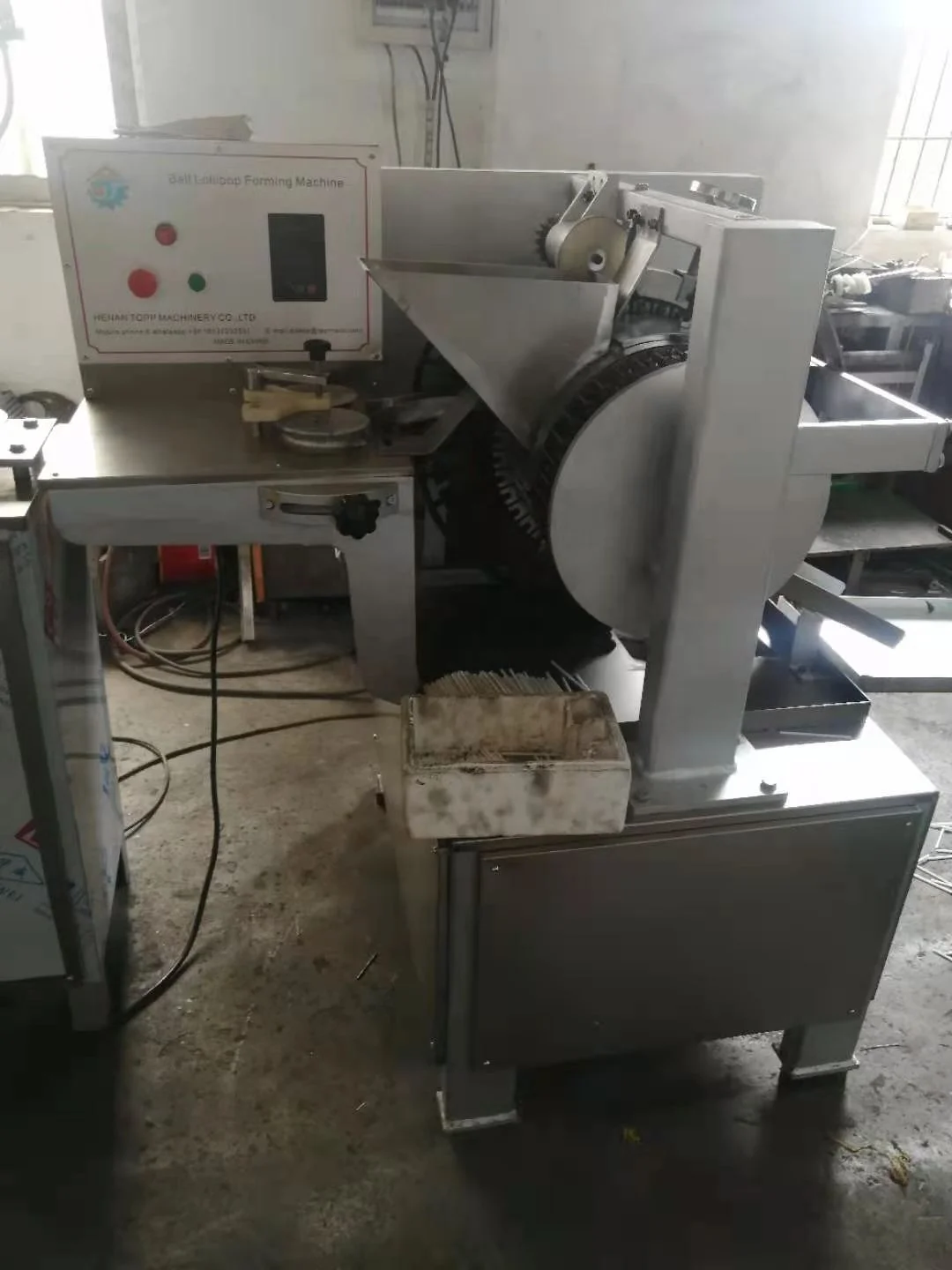 lollipop  machine  (3).jpg