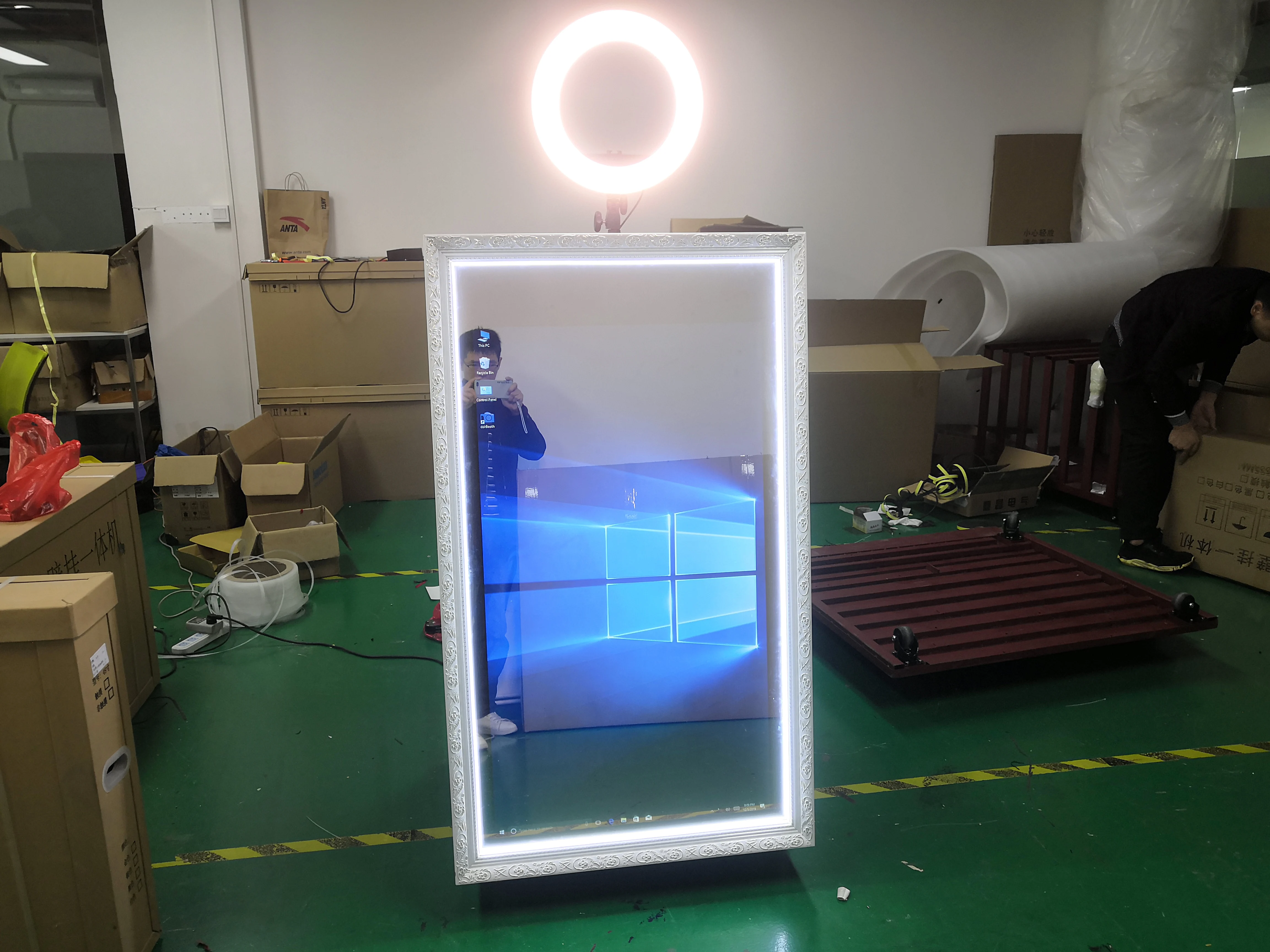 Gorgeous Mirrorbooth 65inch Magic Mirror Photobooth System