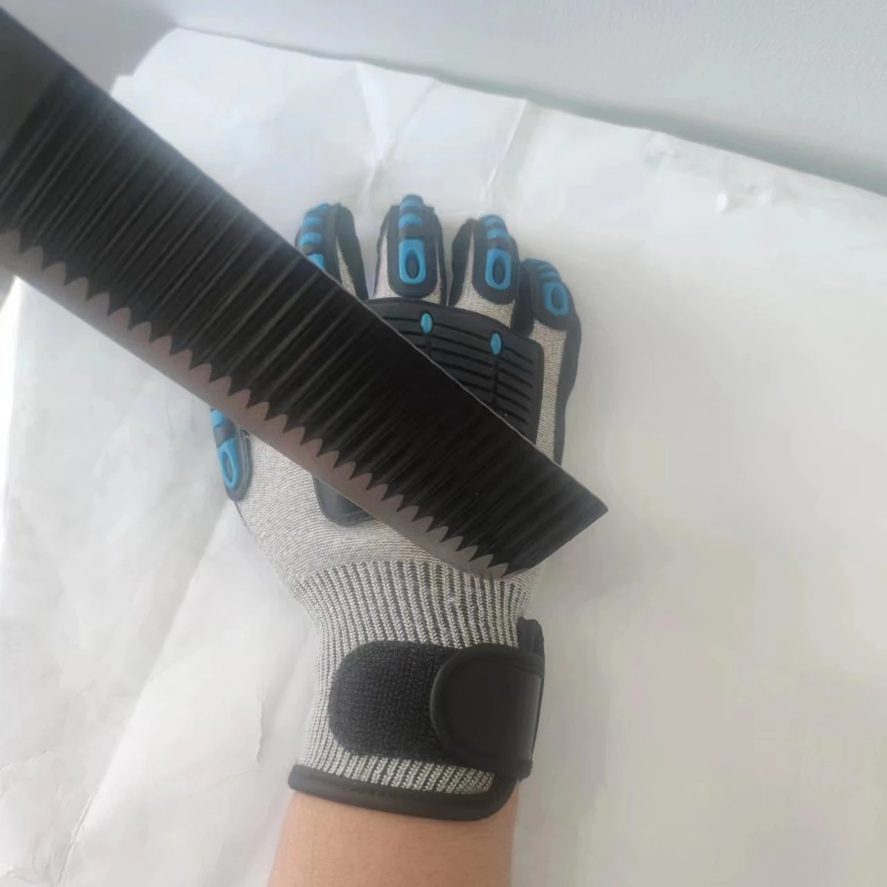 SunnyHope factory wholesale anti impact gloves mechanic gloves high abrasion resistance hardware tools good quality