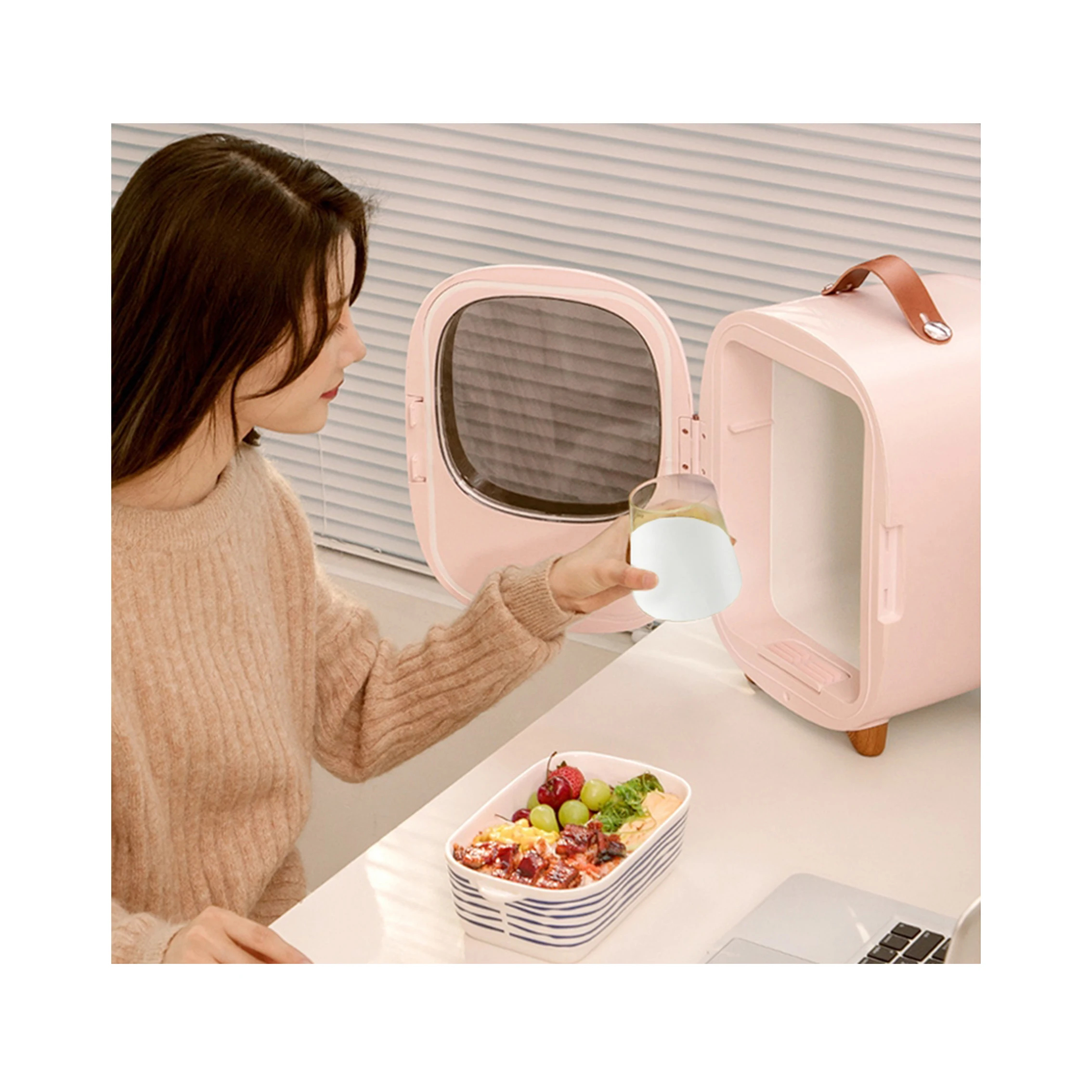 Cosmetic bar hotel home refrigerator mini mirror skin care fridge 8 Litre for Makeup