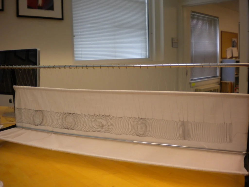 longitudinal wave showing demonstrator/ physics / laboratory instruments