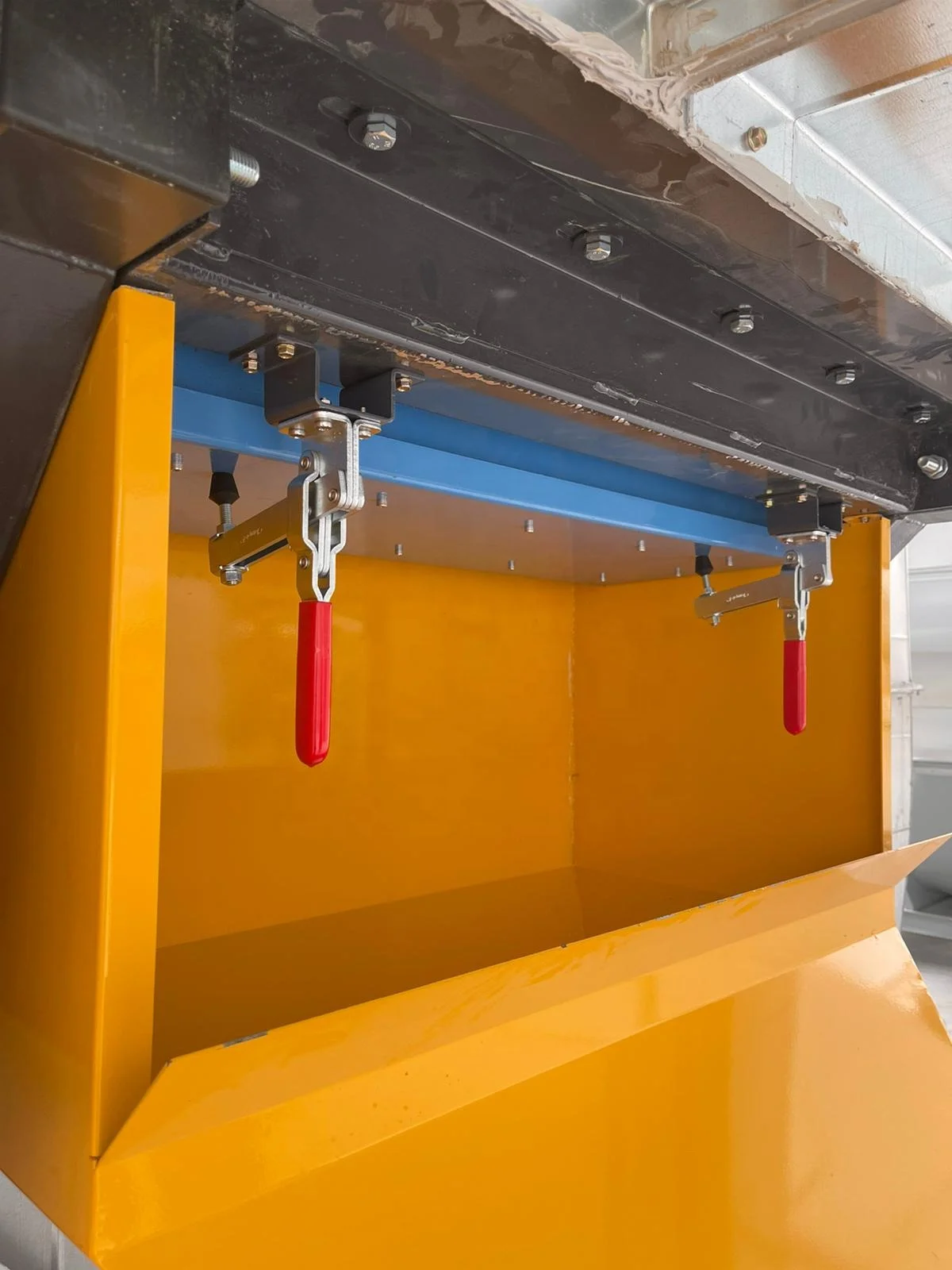 Haoshou HS-12305 Adjustable vertical toggle clamp used on Industrial Assembly or Testing