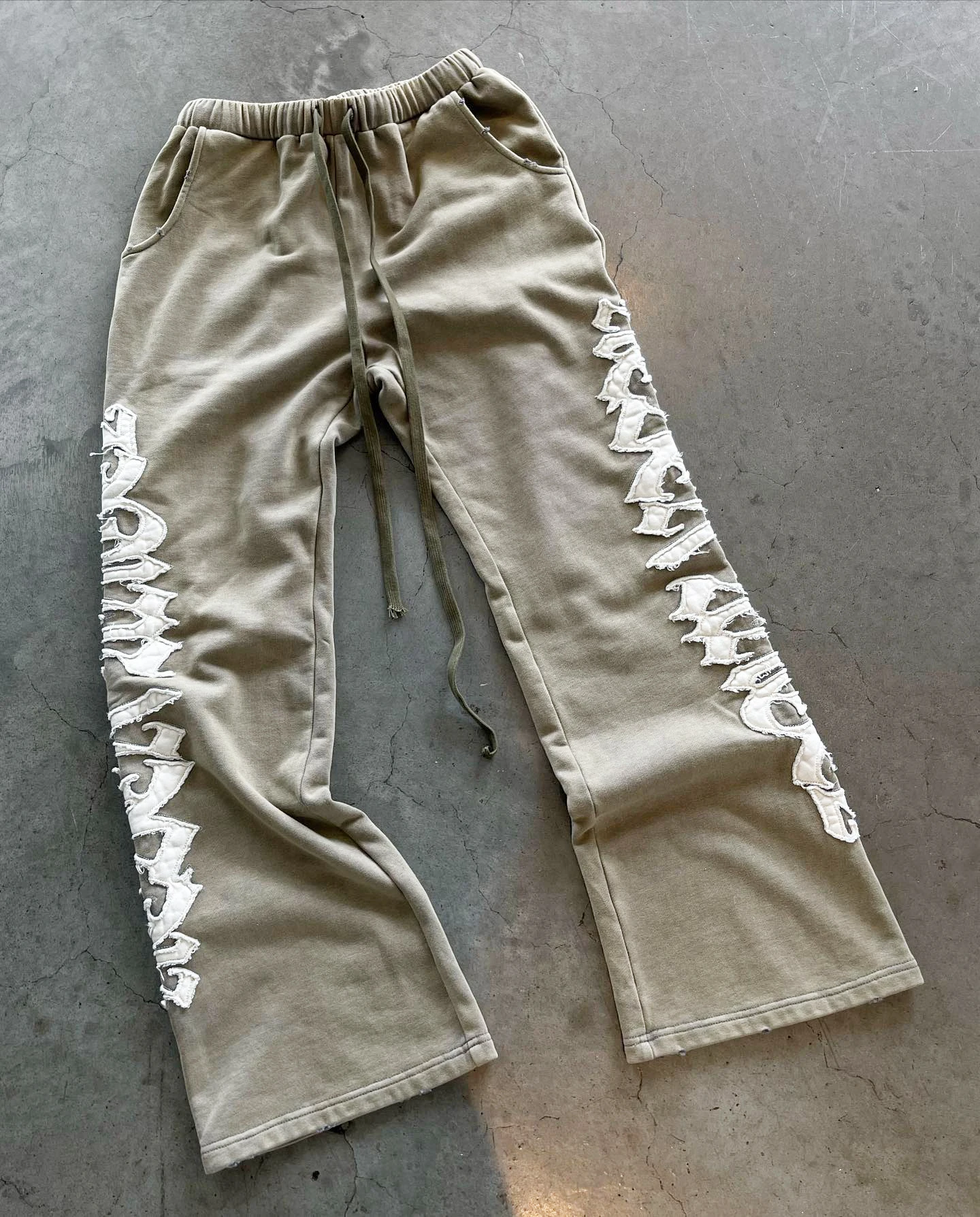 Chinese Clothing Manufacturers Custom Premium Embroidery Logo Mens 400 Gsm Army Green Set Tracksuit For Customs Men Clothes