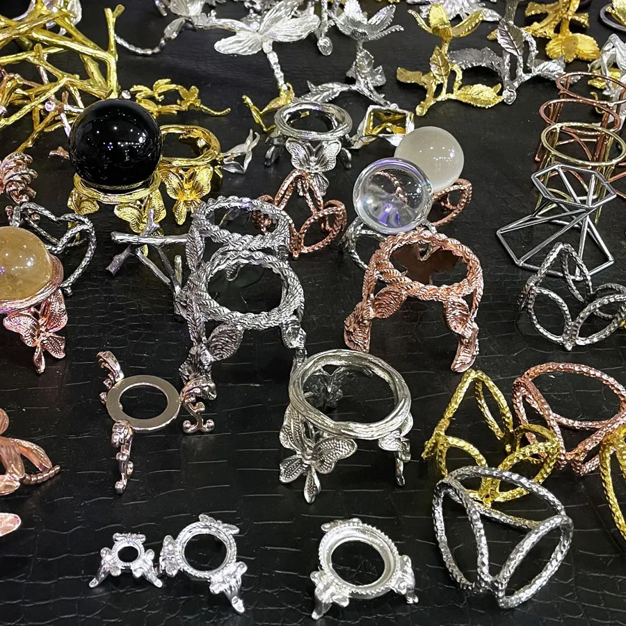 Wholesale Various Metal Display Stand Base Crystals Sphere Metal Stand For Dec