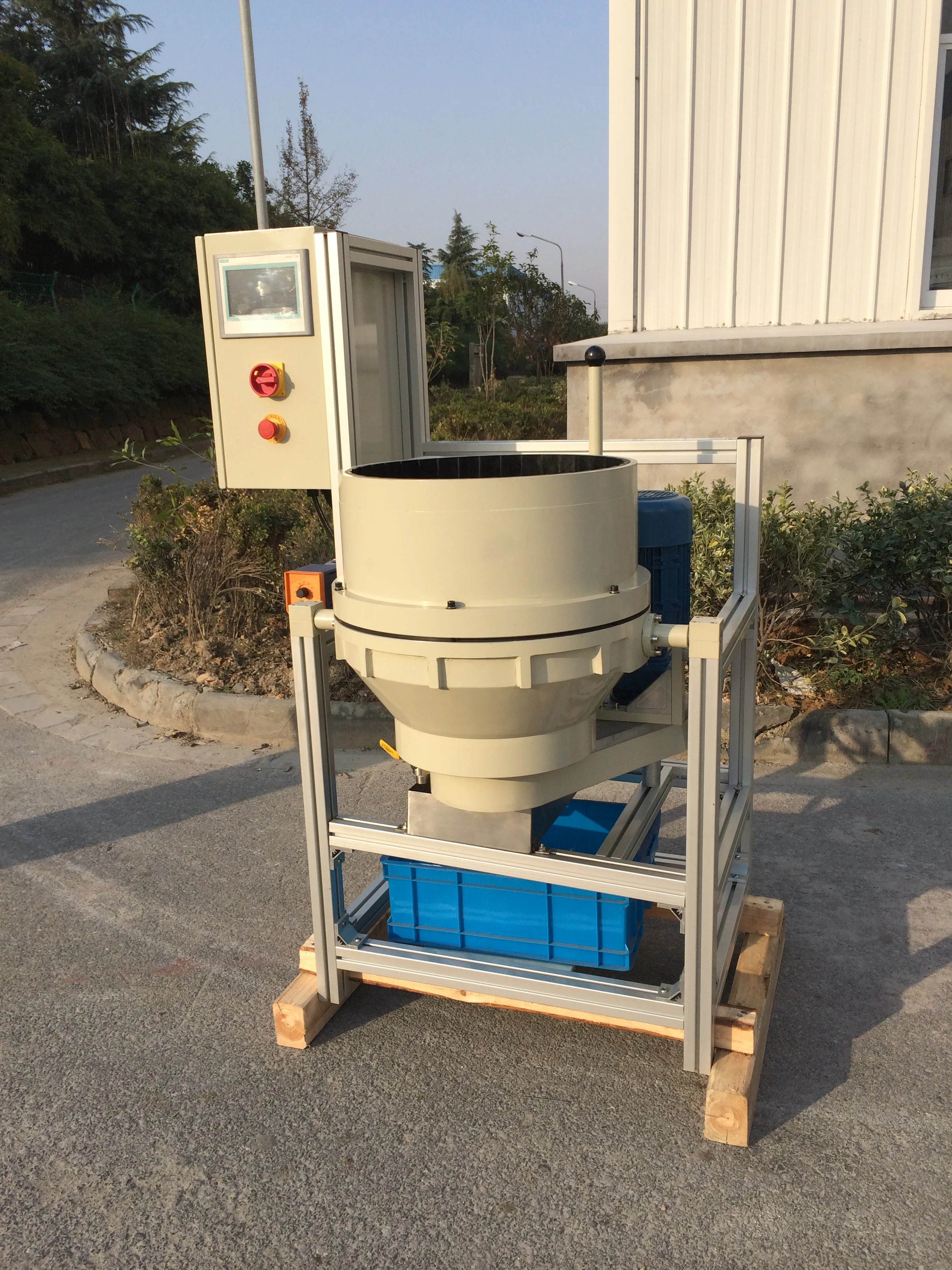 High precision centrifugal energy saving vibrating rock tumbler metal surface vibrating polishing machine