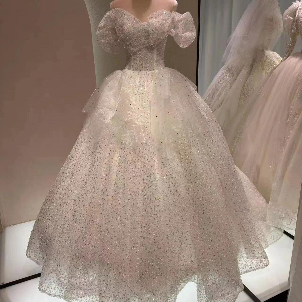 Custom Made Sweetheart A-line Off Shoulder Robe Bridal Dress Wedding Gown Modern Luxury Lace Wedding Dresses