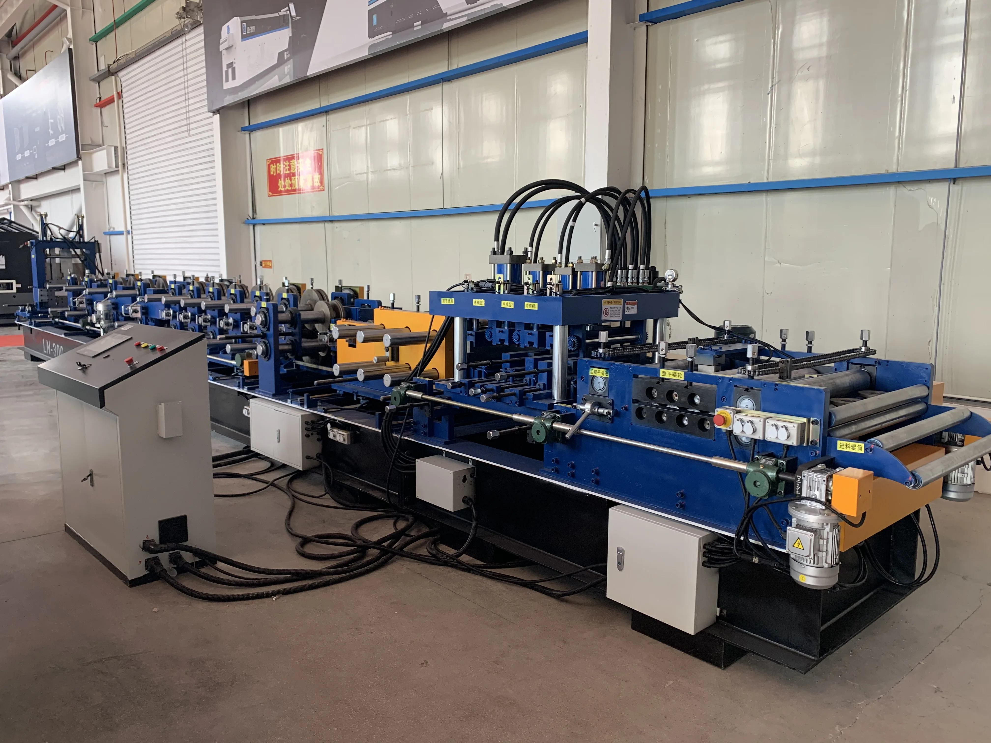 3.0mm Automatic Cz Purlin Interchangeable Profile Metal Stud And Track Top Hat Roll Z Purlin C Purling Forming Machine