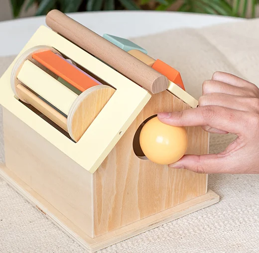 New Products 4 in 1 Wooden Montessori Play House Ball Coin Drop Toy House Object Permanence Box for Infant Babies
