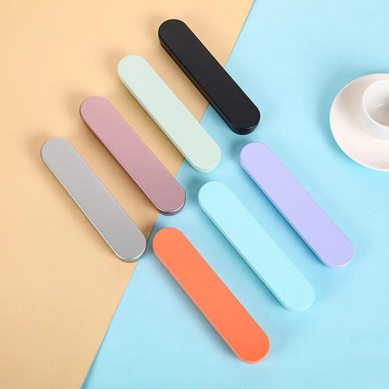 Металлическая коробка для шариковой ручки