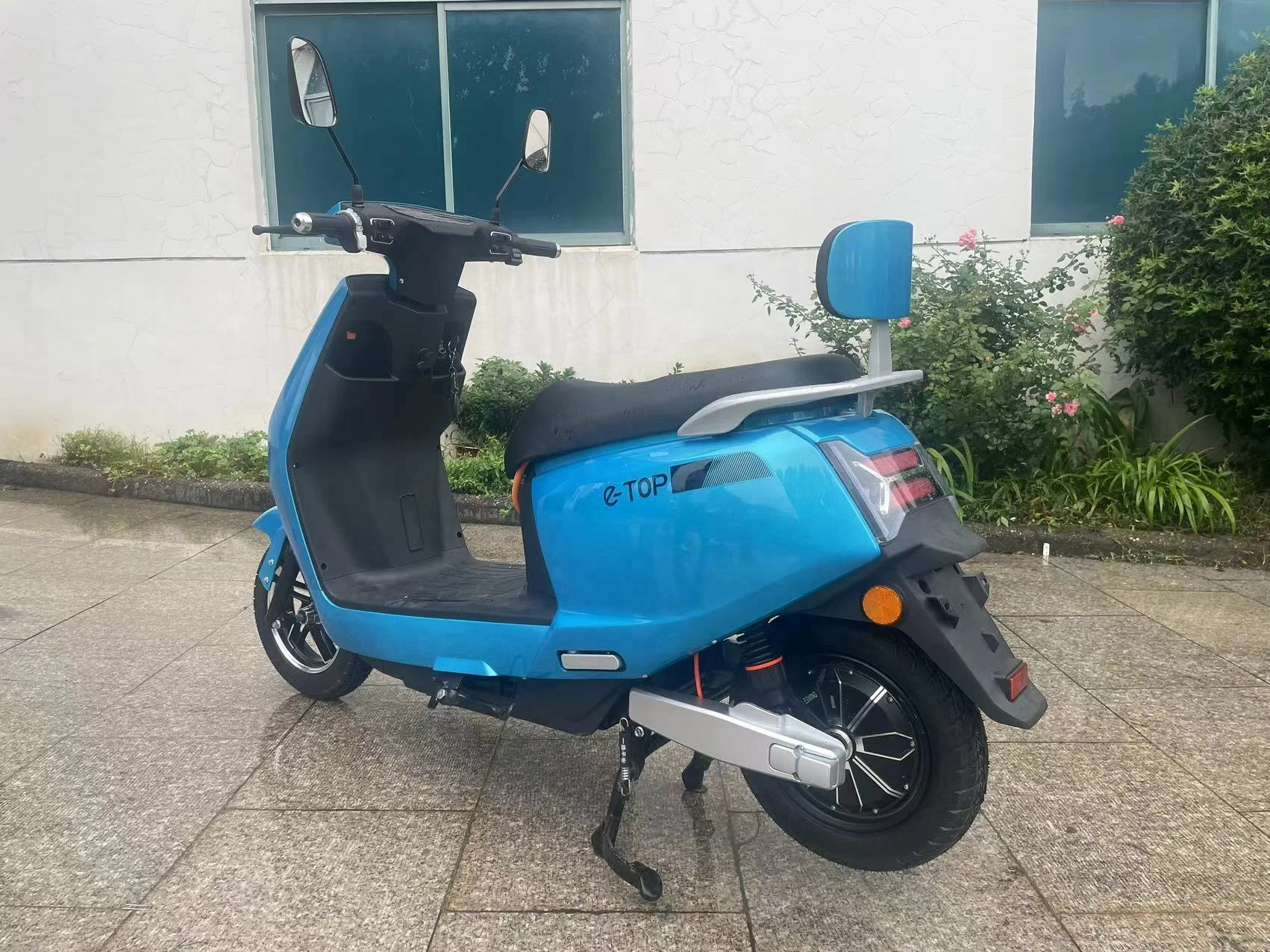 2500W 72V20AH graphene battery strong powerful electric scooter